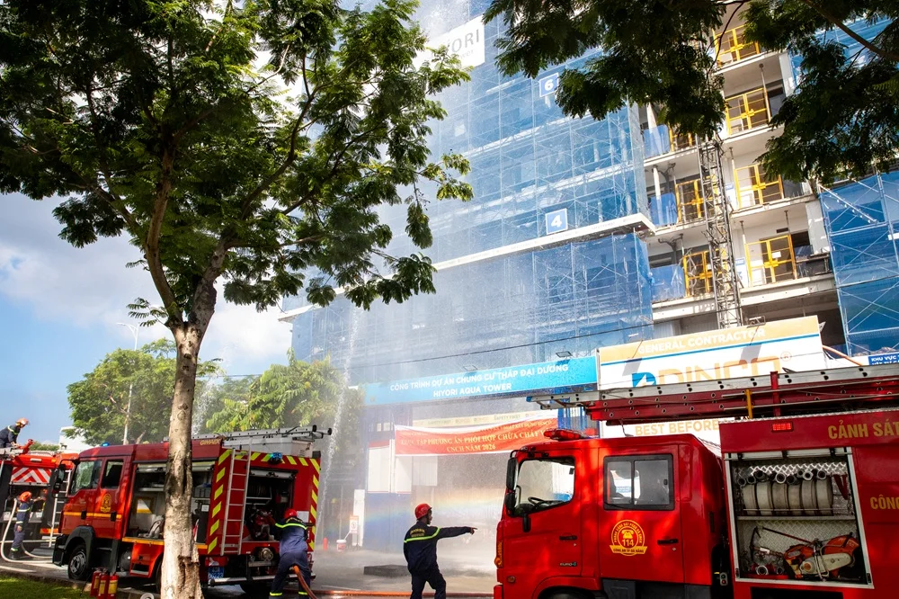 Dinco E&C Organizes Fire Prevention, Firefighting, and Rescue Training and Drills at Hiyori Aqua Tower